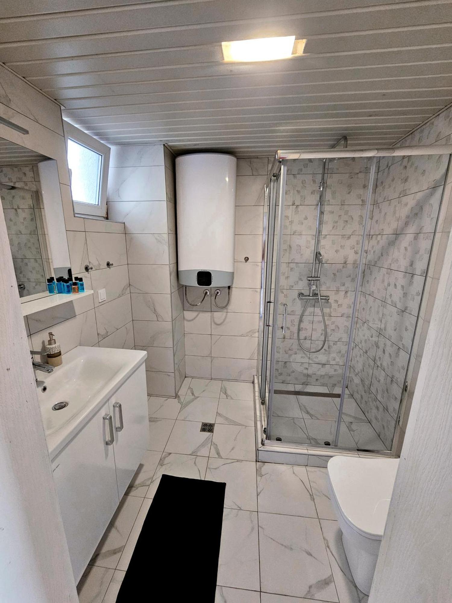 Centre Luxury Apartment سكوبجي المظهر الخارجي الصورة