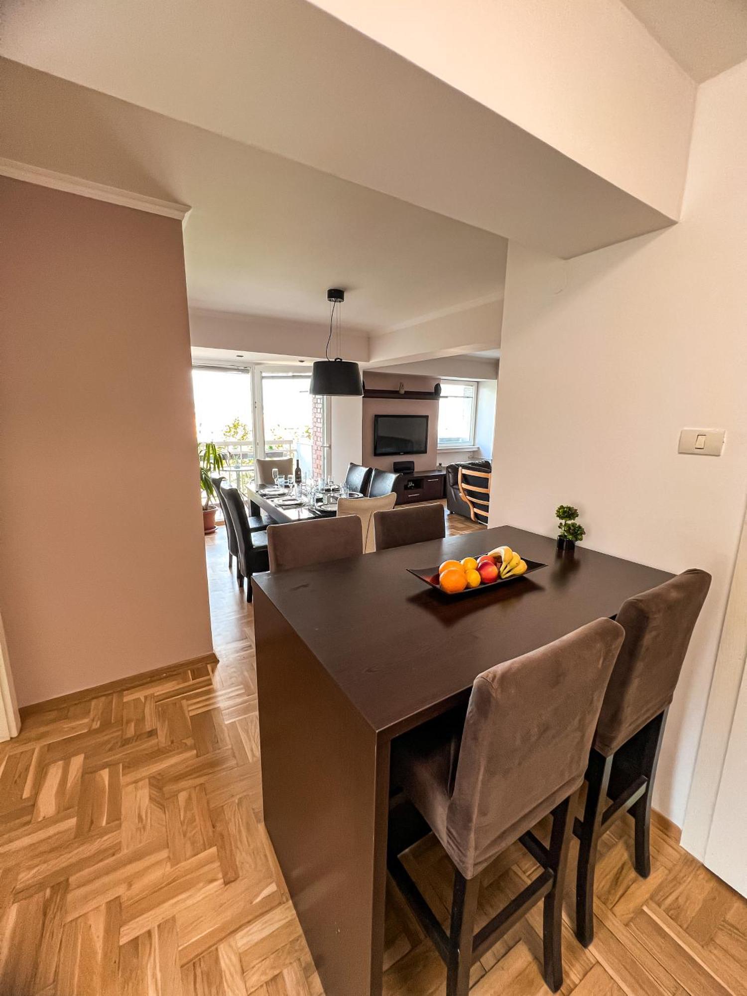 Centre Luxury Apartment سكوبجي المظهر الخارجي الصورة